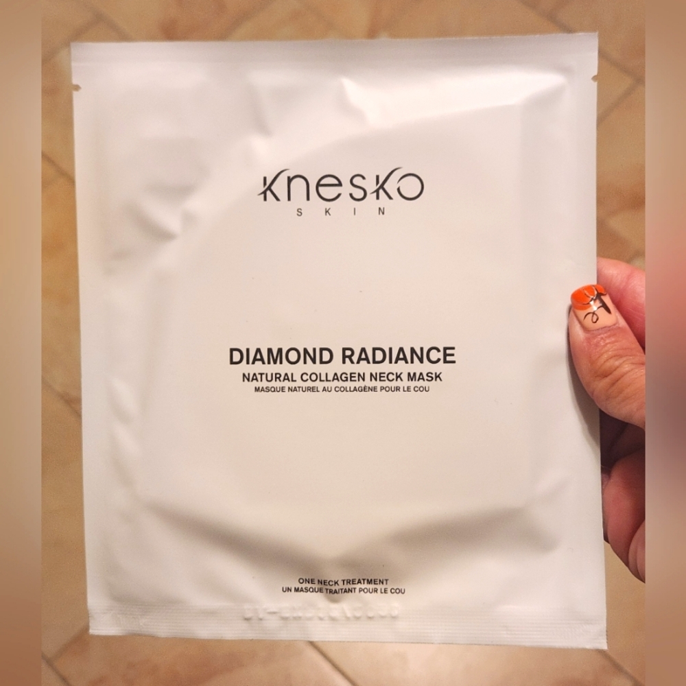 KNESKO x Sculptra Diamond Radiance Multi Masking & Gemstone Roller Kit - Picture 6 of 9
